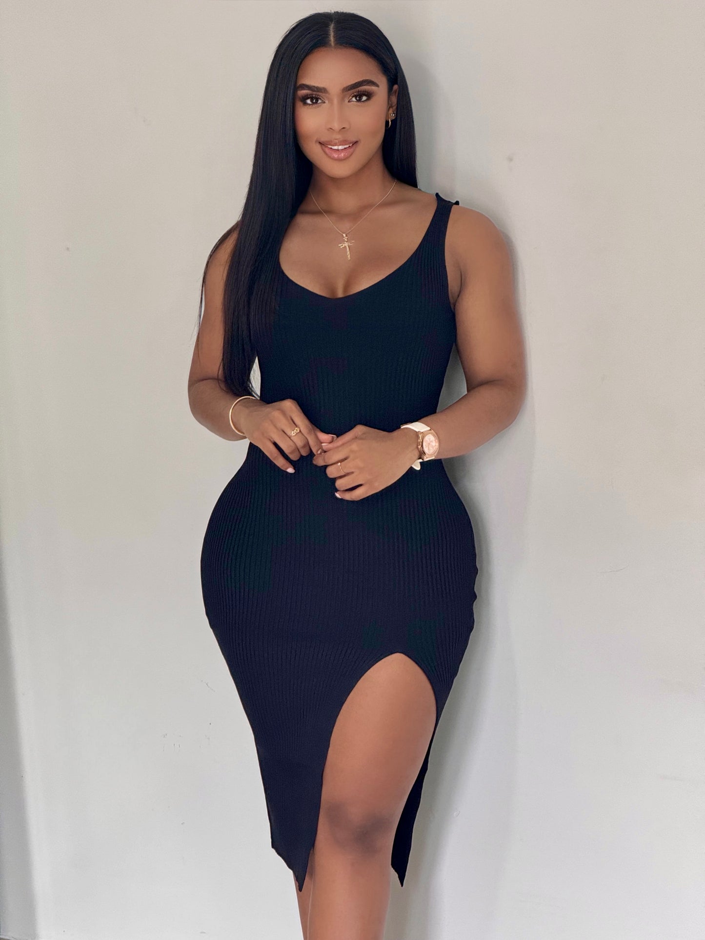 VESTIDO EN HILO CUELLO EN V TIRA Y ABERTURA - YX1073