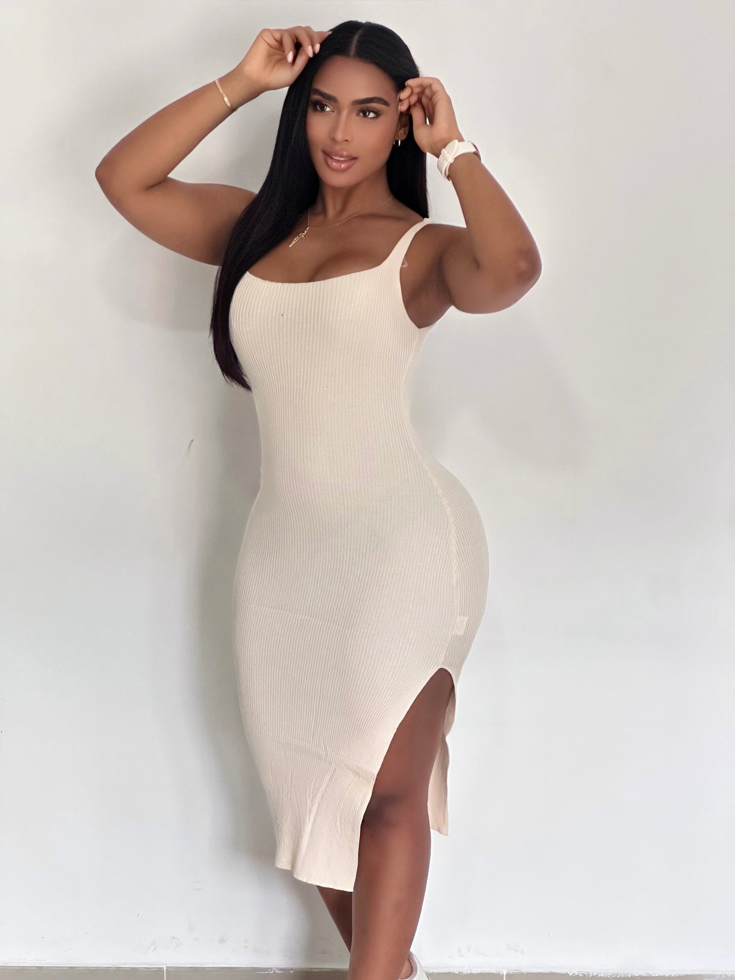 VESTIDO EN HILO TIRA Y ABERTURA - YX1072