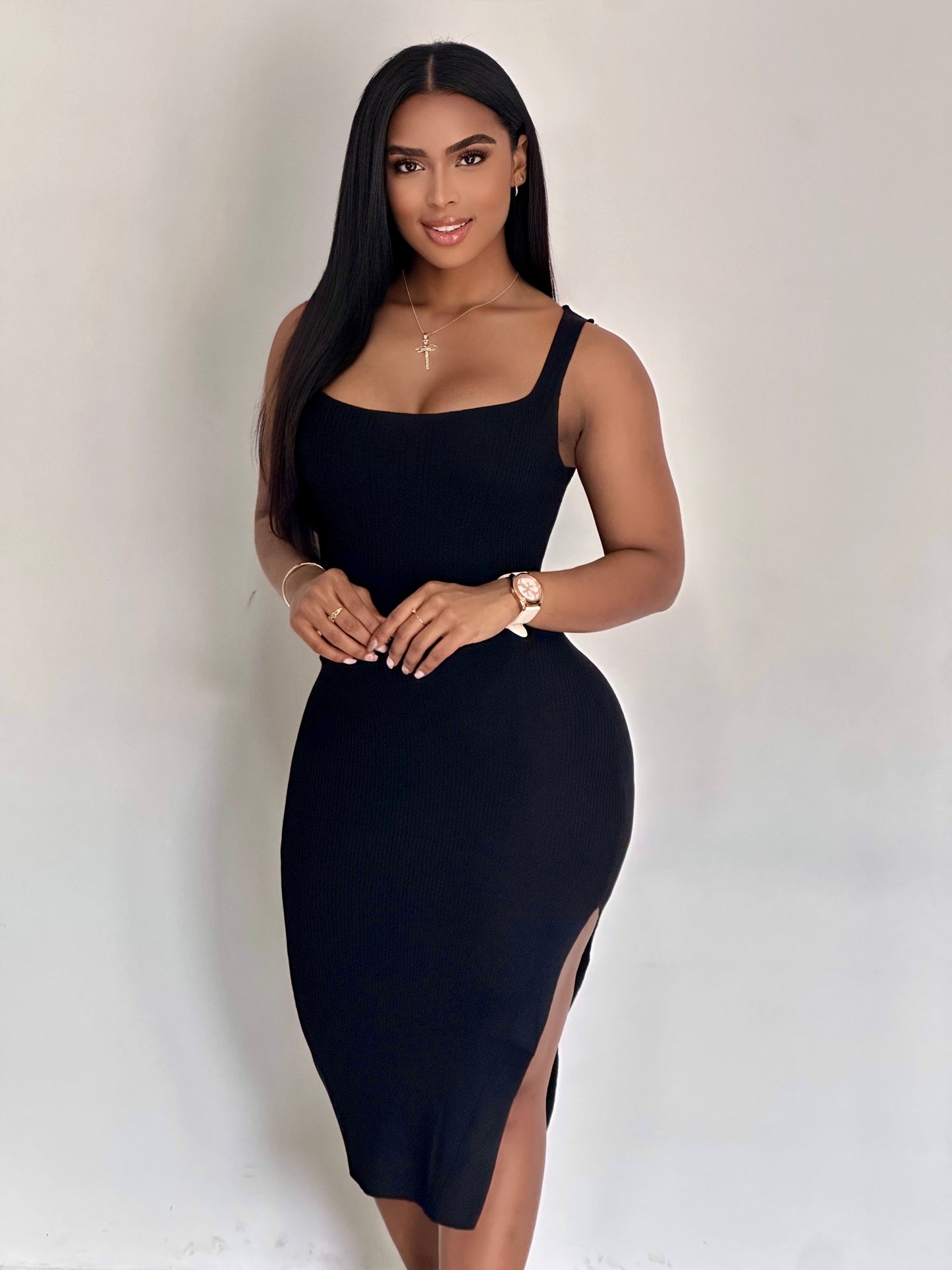 VESTIDO EN HILO TIRA Y ABERTURA - YX1072