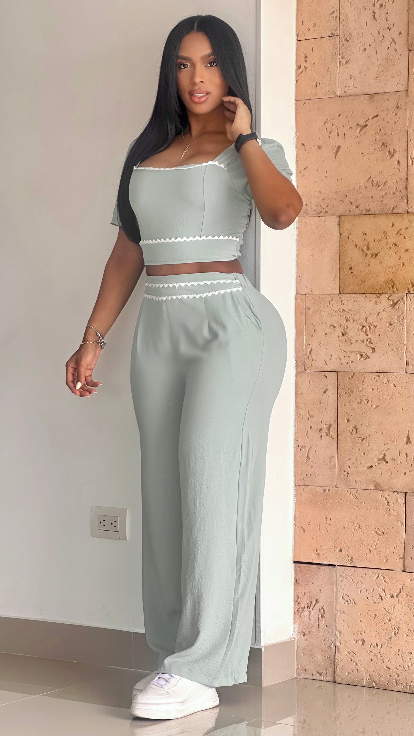 CONJUNTO EN CHALIS Y GUIPIUR ESPALDA ENRESORTADA - 66356