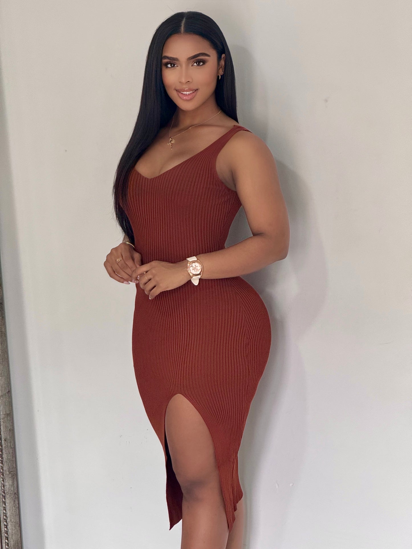 VESTIDO EN HILO CUELLO EN V TIRA Y ABERTURA - YX1073