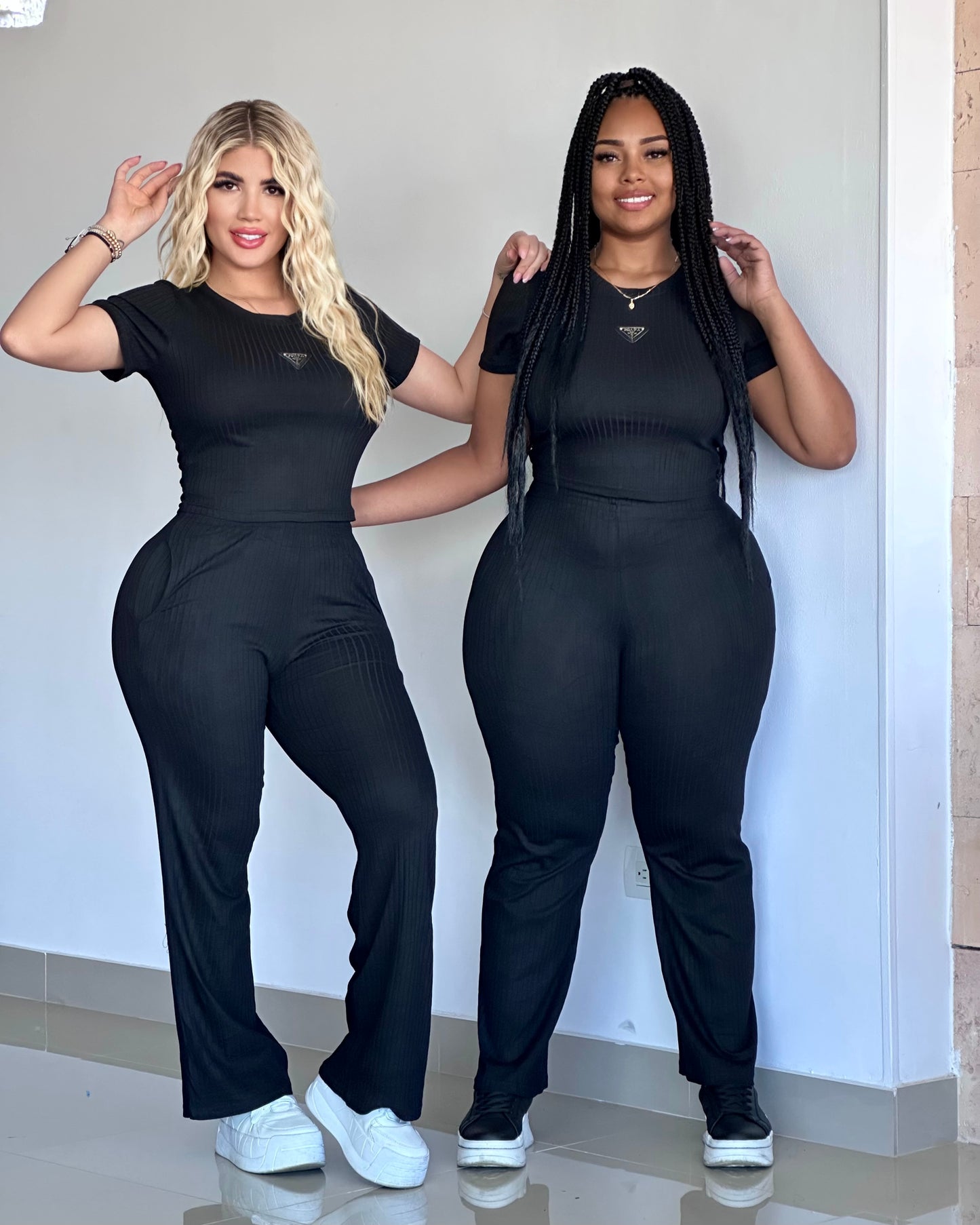 CONJUNTO PRADA ACANALADO PANTALON LARGO BLUSA MANGA RIB - 40400