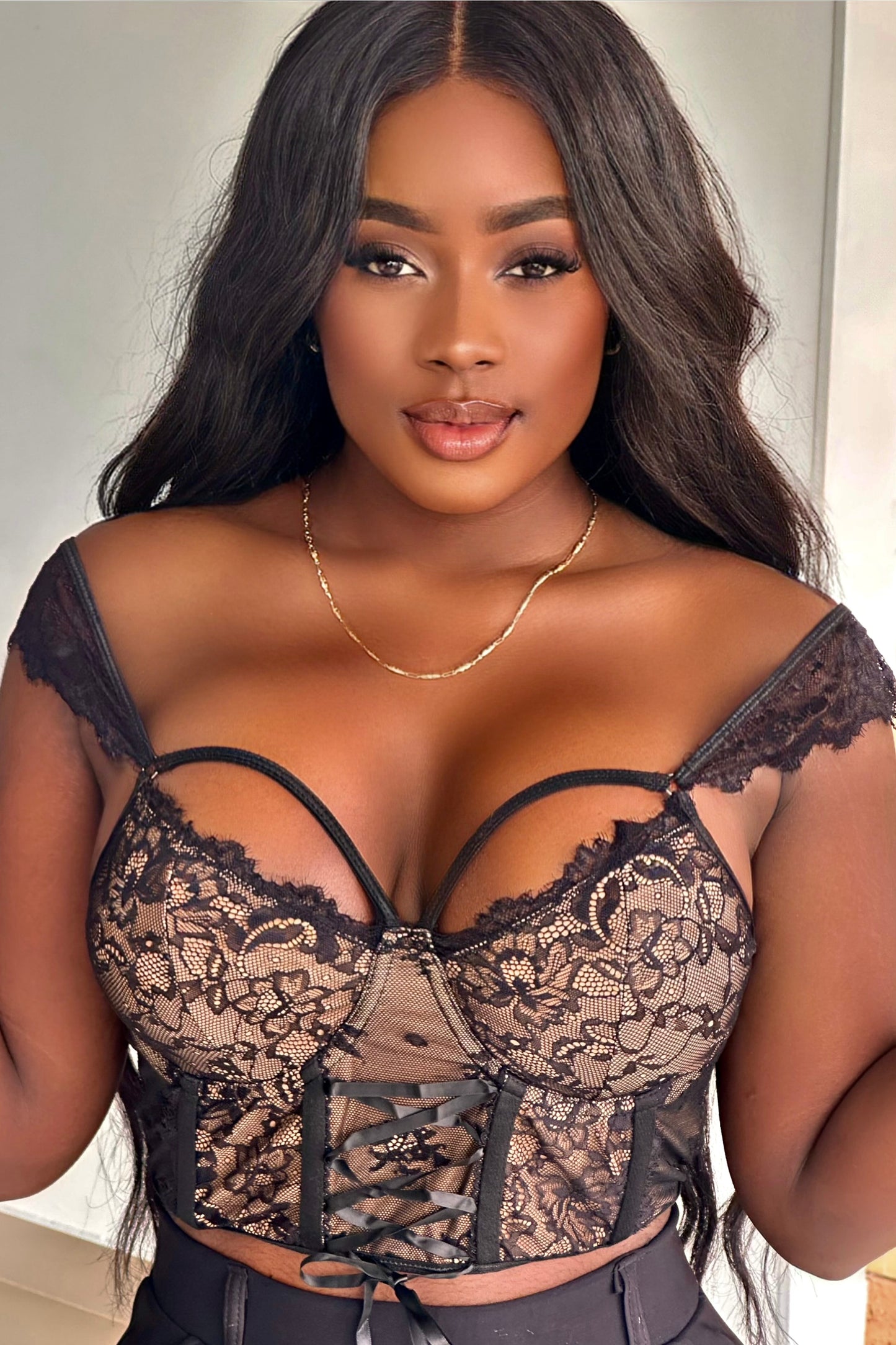 CORSET EN ENCAJE CON LAZO - GM2507