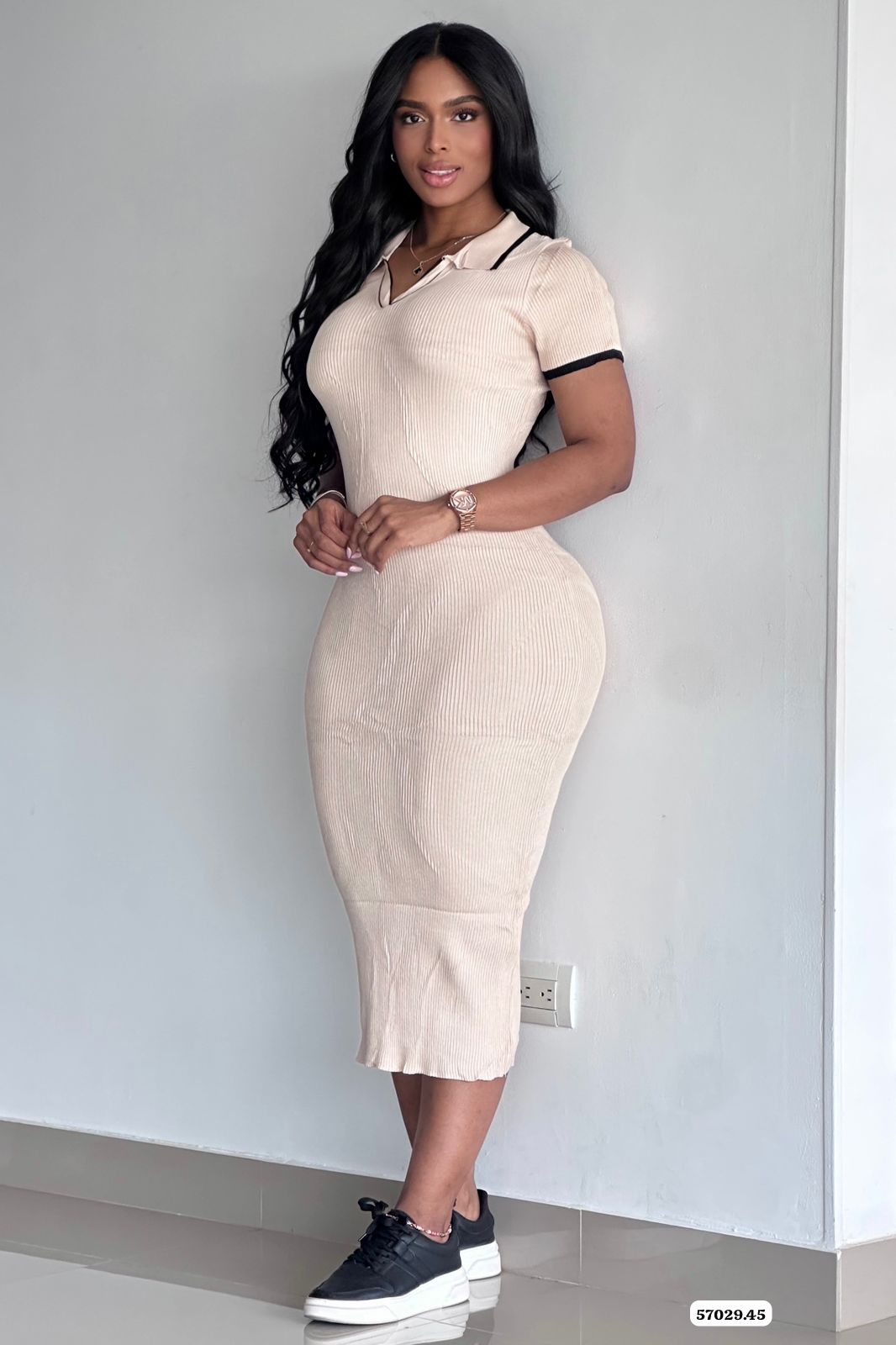 VESTIDO EN HILO TIPO POLO CUELLO CON LINEA - 57029