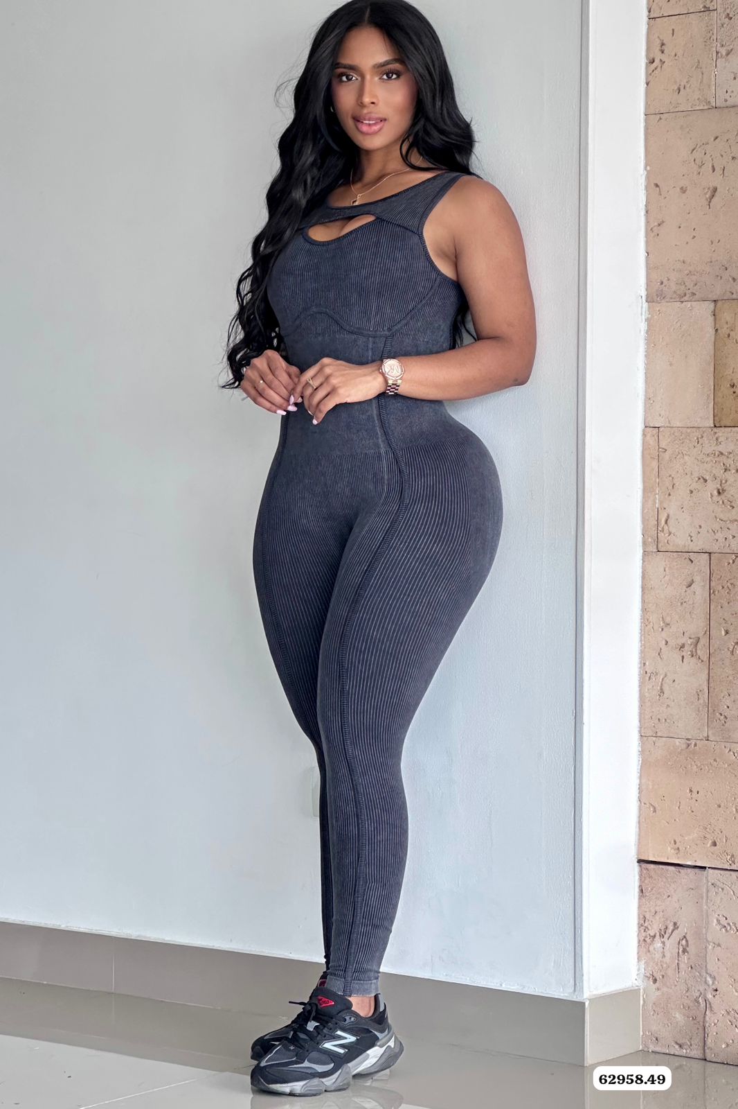 ENTERIZO CON ESCOTE EN EL BUSTO MANGA SIZA  - 62958