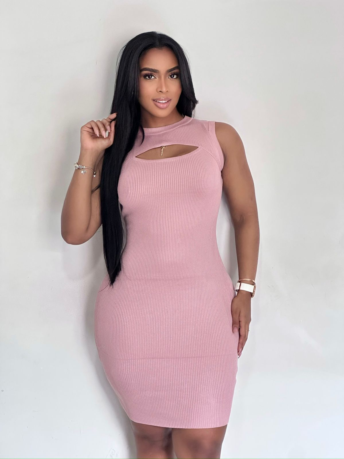 VESTIDO HILO ESCOTE EN LOS SENOS - A2120