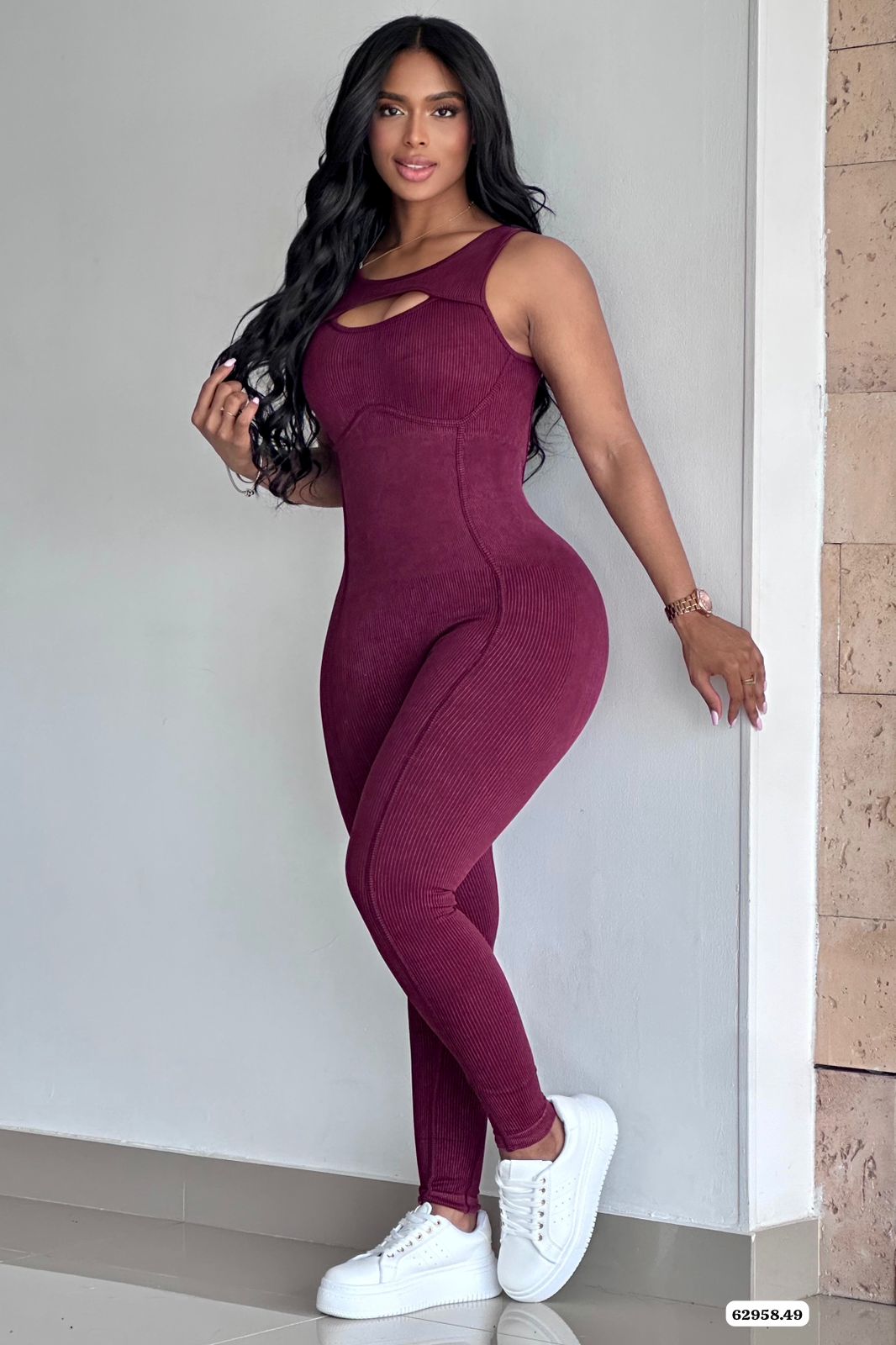 ENTERIZO CON ESCOTE EN EL BUSTO MANGA SIZA  - 62958